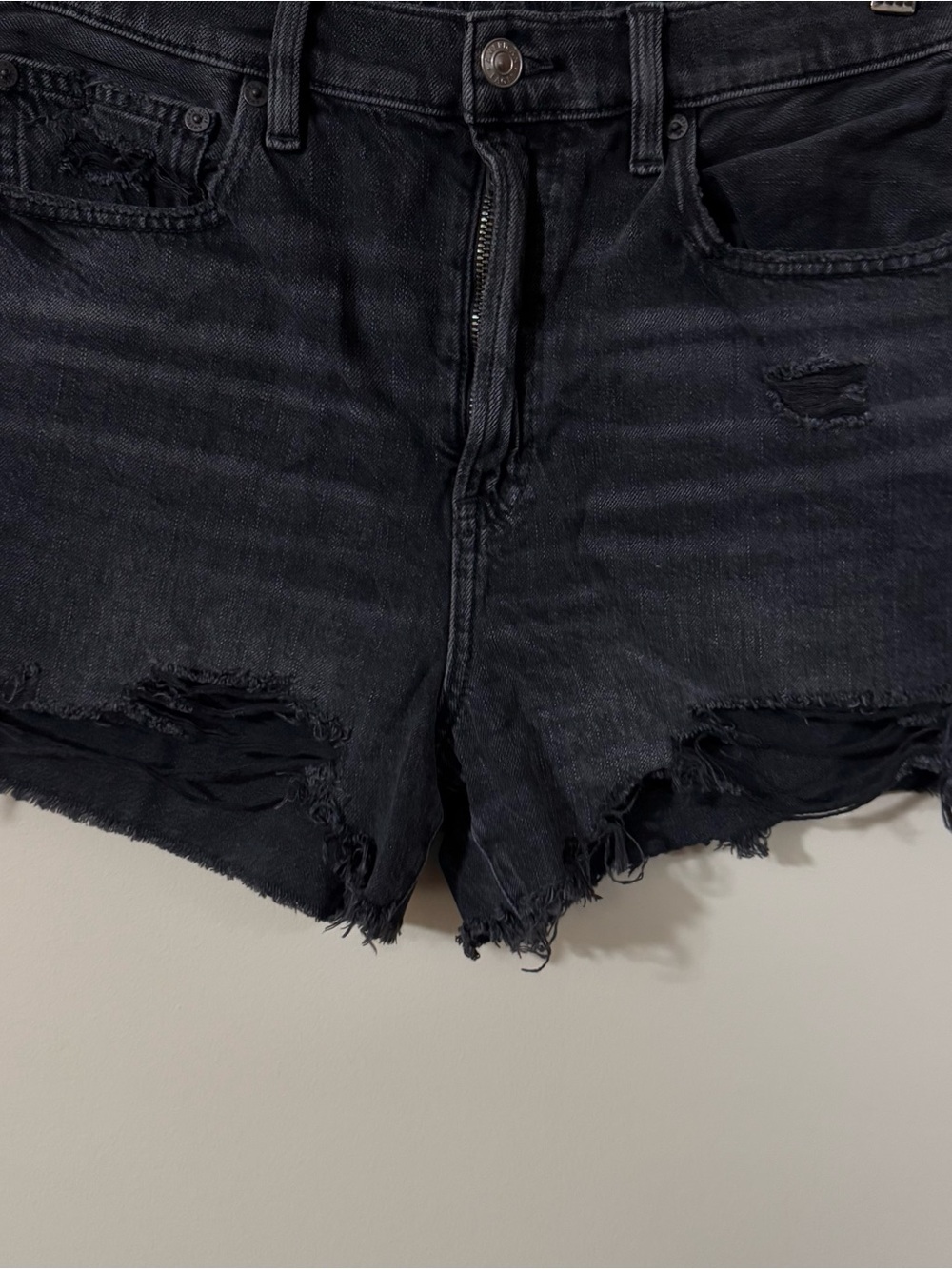 American Eagle Black Highest Rise 90s Boyfriend Short Size 6 Distressed - Picture 7 of 7